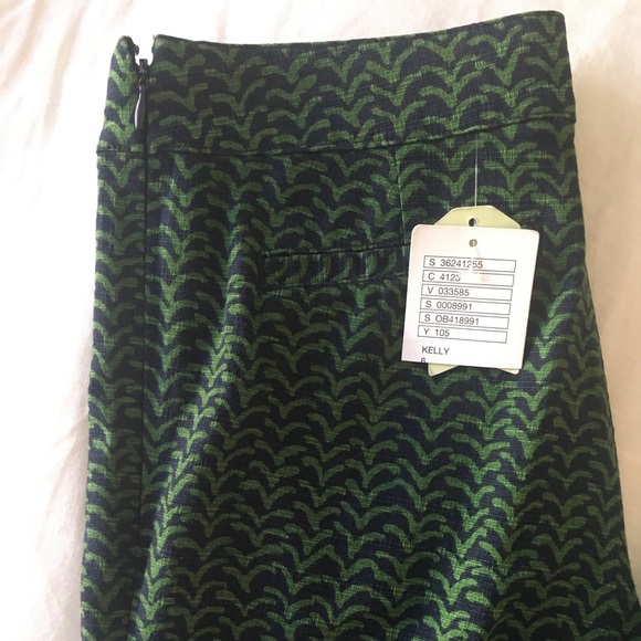 Motif Capris - Picture 3 of 6